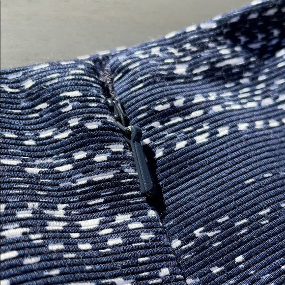 Jones New York mini skirt navy size 6 petite - Picture 8 of 8